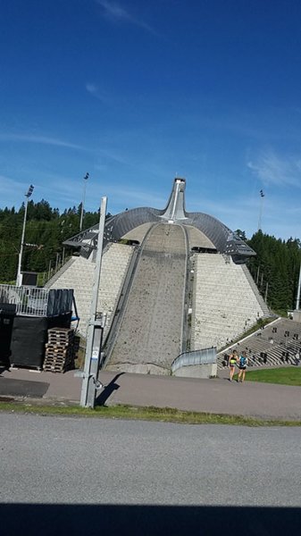 holmenkollen.jpg
