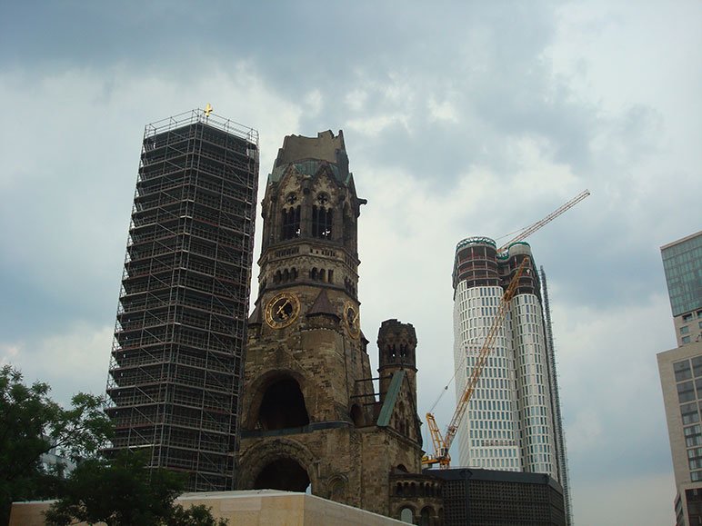 berlinochiesamemoriale2.jpg