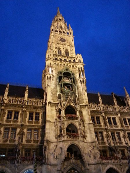 marienplatz2.jpg