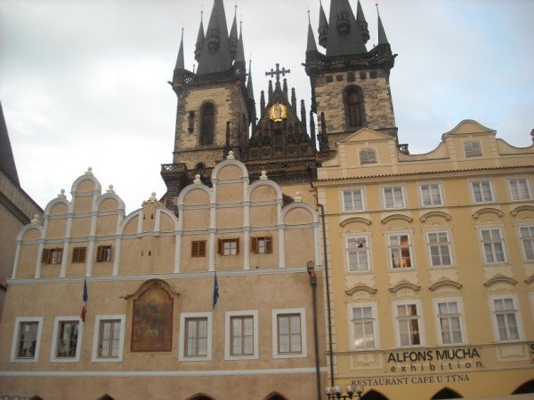 casaromanicalegugliegotichedellachiesasantamariadityn.jpg