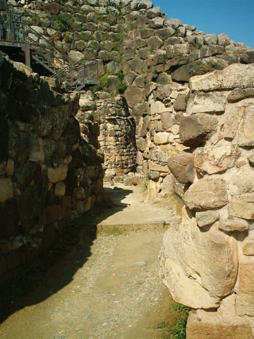 stradinavillaggiobarumini.jpg